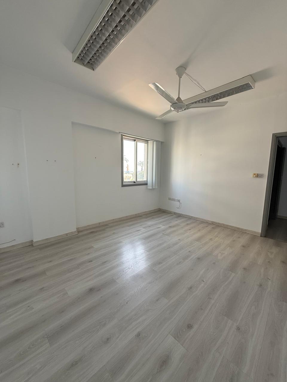 OFFICE FOR RENT IN MAKARIOU AVENUE/LARNACA