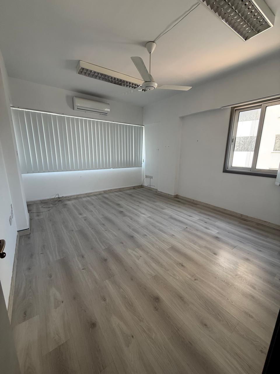 OFFICE FOR RENT IN MAKARIOU AVENUE/LARNACA