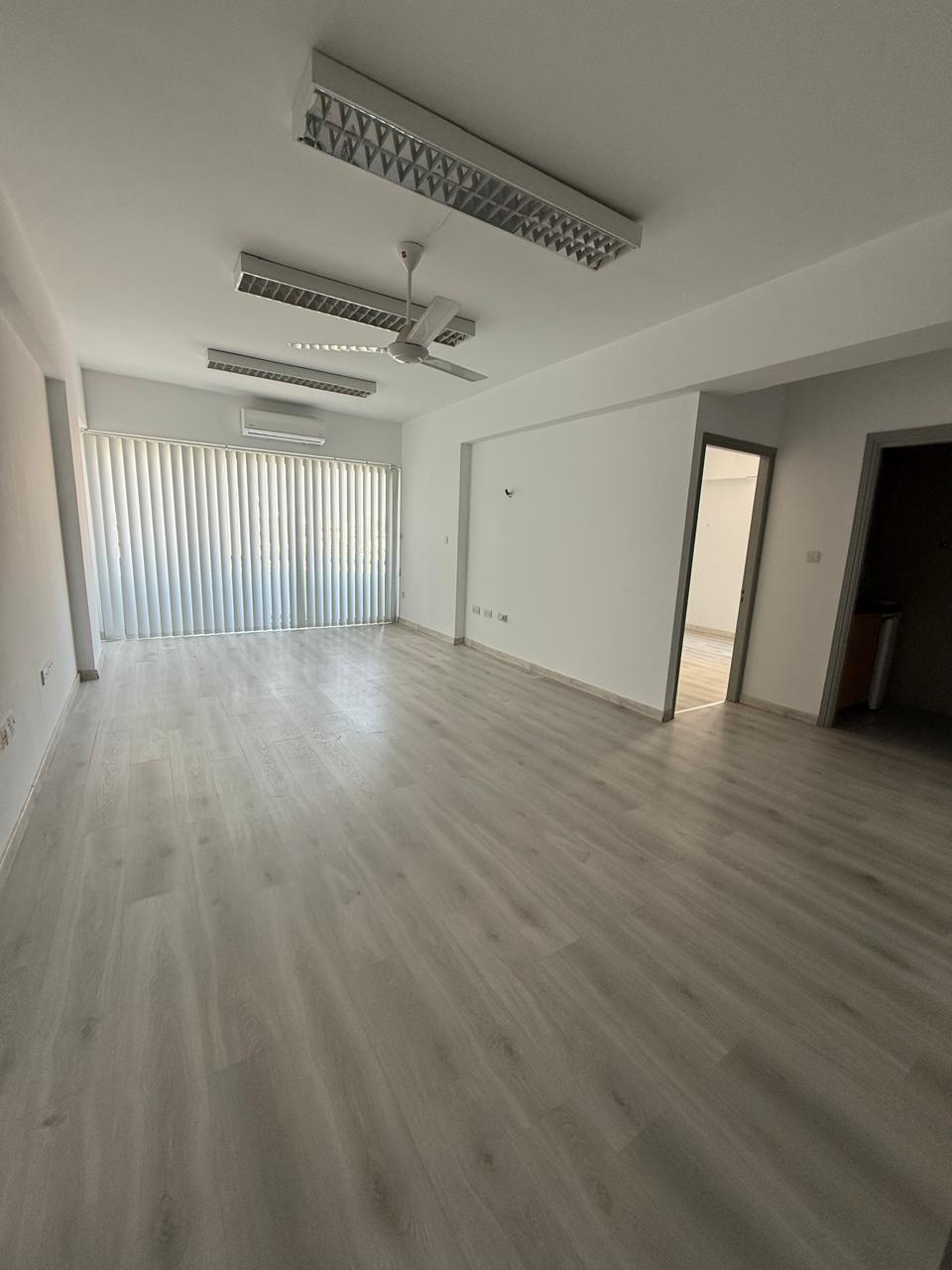OFFICE FOR RENT IN MAKARIOU AVENUE/LARNACA
