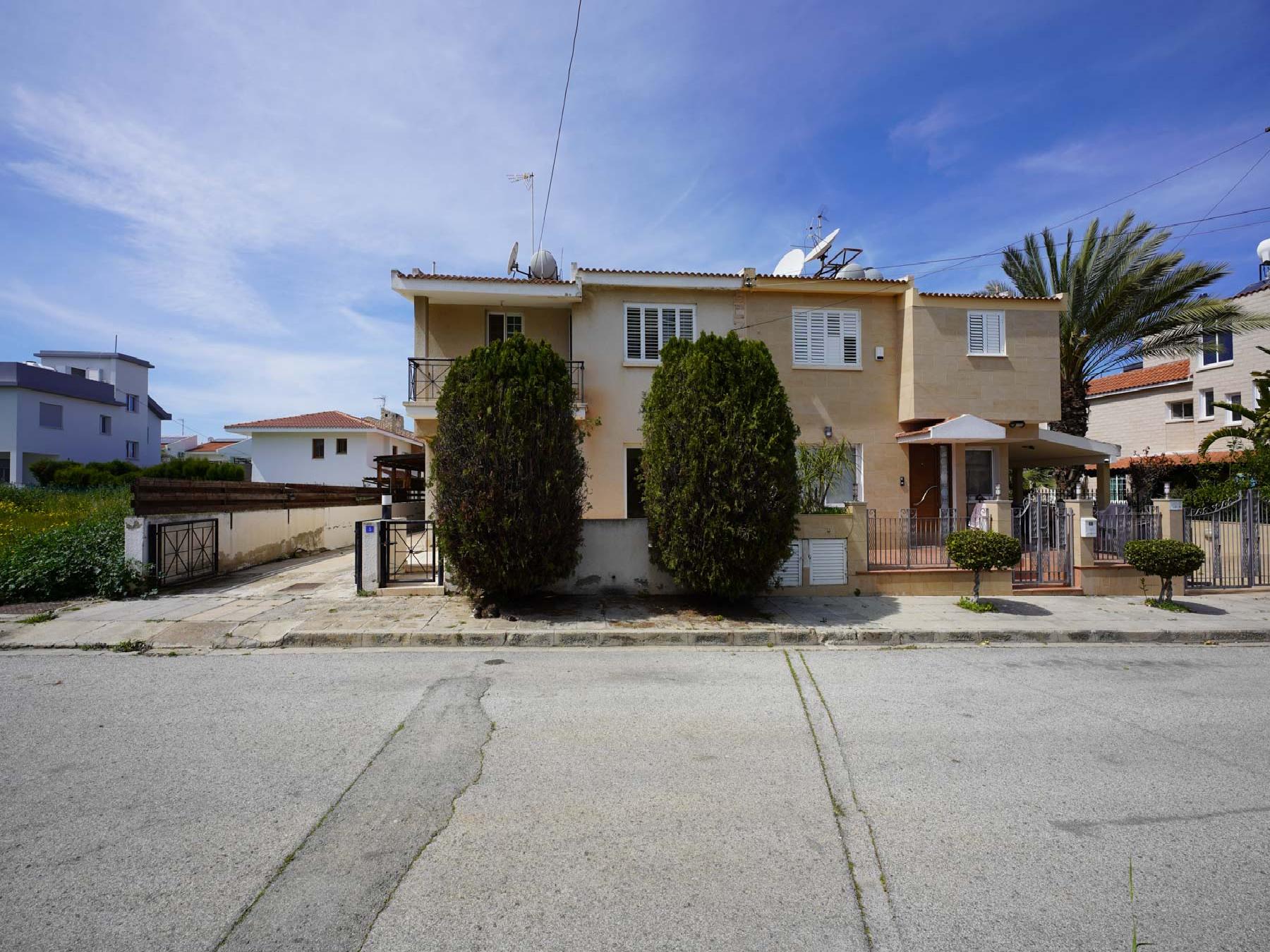 FOUR BEDROOM SEMI-DETACHED HOUSE FOR SALE IN NICOSIA-EGKOMI