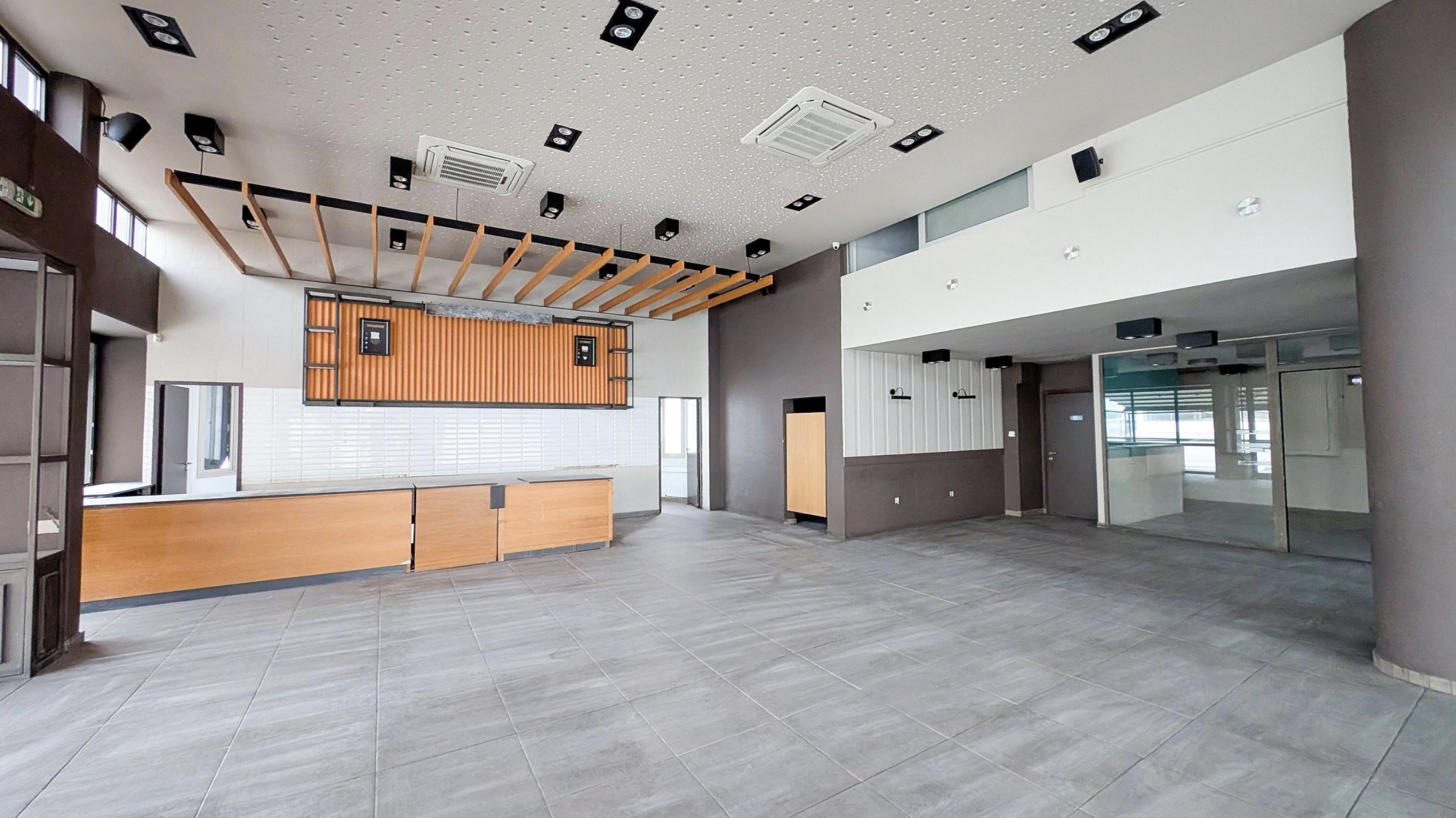 MIXED USE BUILDING FOR SALE IN NICOSIA-LATSIA