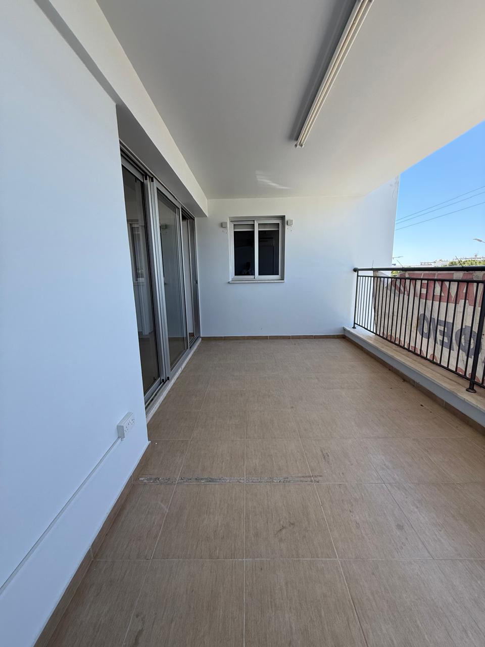 WH0LE FLOOR OFFICE - ARADIPPOU