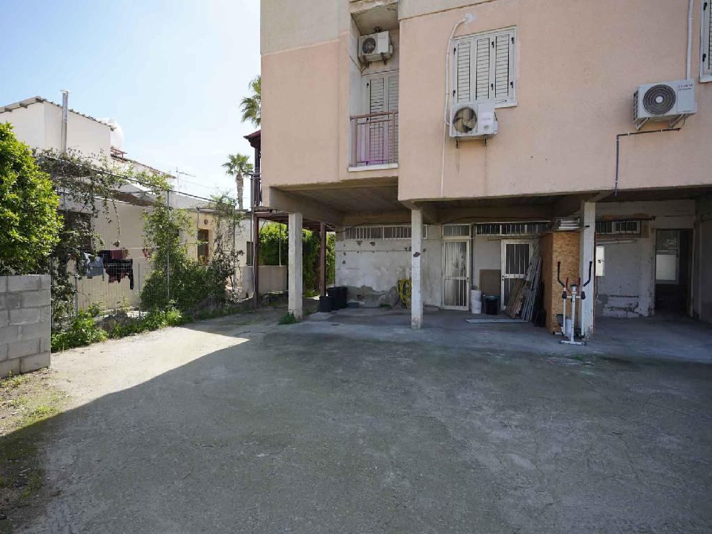 MIXED USE BUILDING FOR SALE IN NICOSIA-KAIMAKLI